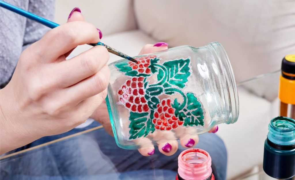 Atmayın, Dönüştürün: Kavanozdan Vazo Yapımı kavanozdan vazo yapımı