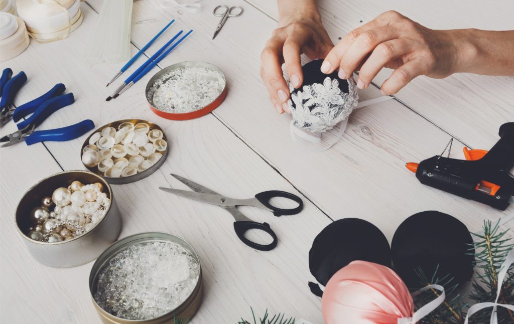 Atmayın, Dönüştürün: Plastik ve Metal Eşyalardan Dekoratif Ürünler plastik ve metal eşyadan ürünler